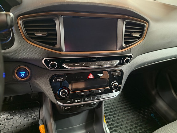 Hyundai IONIQ 27 of 30