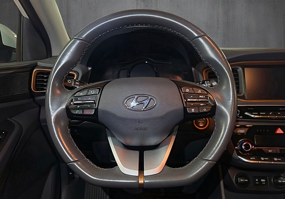 Hyundai IONIQ 16 of 30