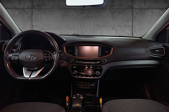 Hyundai IONIQ 14 of 30