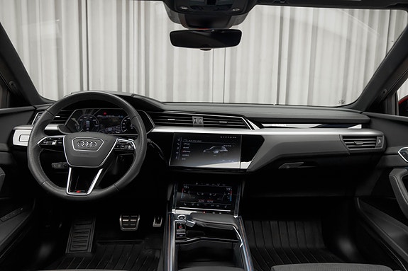 Audi Q8 e-tron 23 of 30