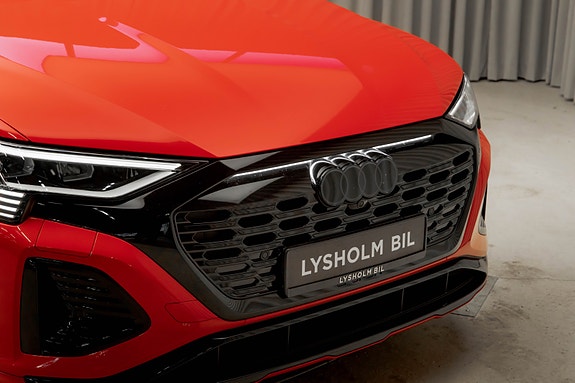 Audi Q8 e-tron 4 of 30
