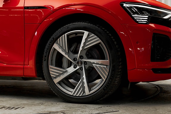 Audi Q8 e-tron 5 of 30