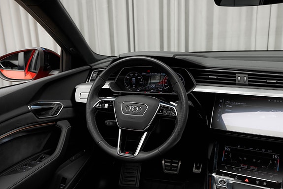 Audi Q8 e-tron 22 of 30