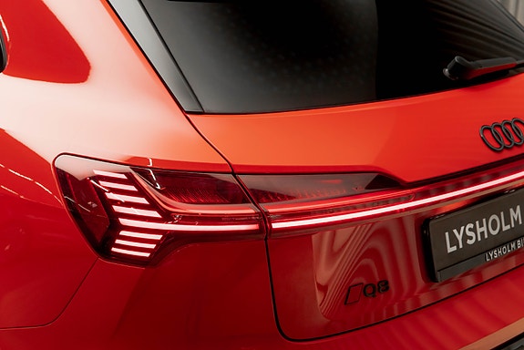 Audi Q8 e-tron 12 of 30