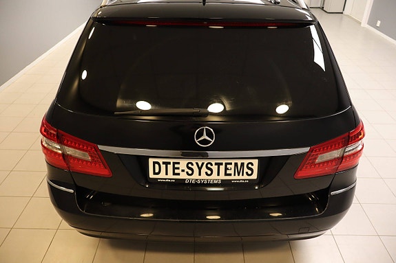 Mercedes-Benz E200 14 of 30