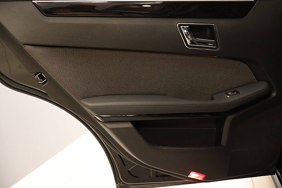 Mercedes-Benz E200 19 of 30