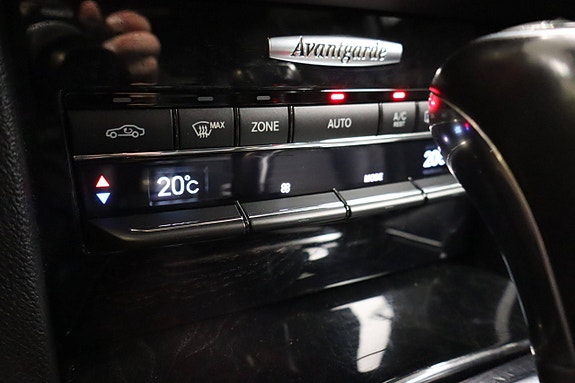 Mercedes-Benz E200 27 of 30
