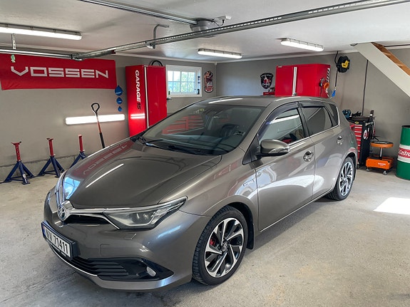 Toyota Auris 9 of 13