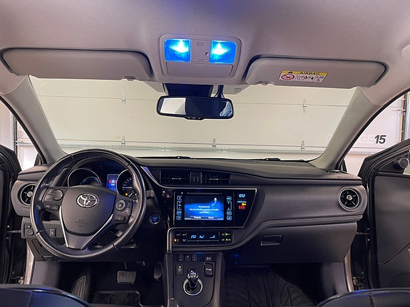 Toyota Auris 5 of 13