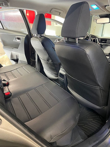 Toyota Auris 6 of 13