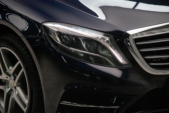 Mercedes-Benz S500 2 of 30