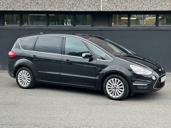 Ford S-MAX 17 of 30
