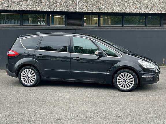 Ford S-MAX 18 of 30