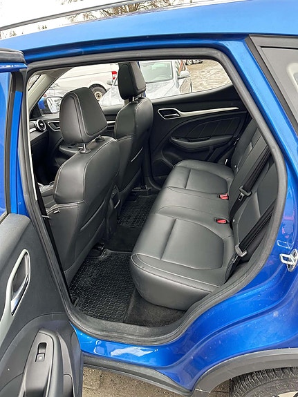 MG ZS EV 9 of 11