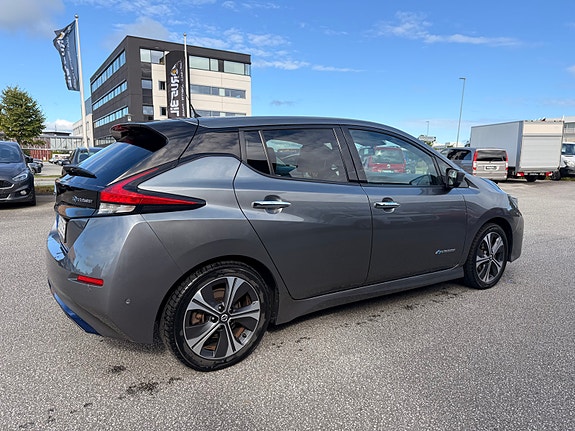 Nissan Leaf 4 of 30