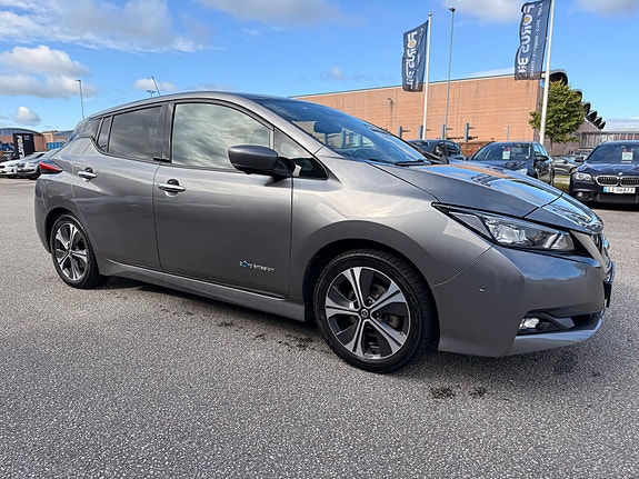 Nissan Leaf 6 of 30