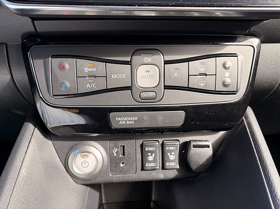 Nissan Leaf 28 of 30