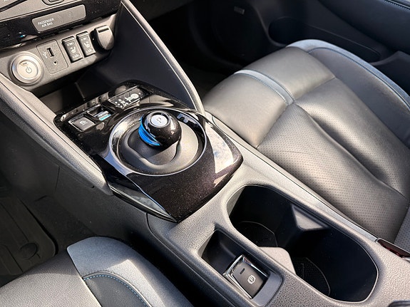 Nissan Leaf 29 of 30