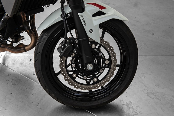 Kawasaki Z 400 8 of 13