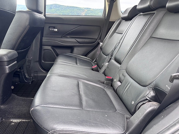 Mitsubishi Outlander 12 of 25