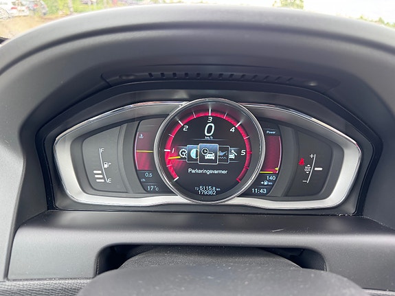 Volvo XC60 17 of 21