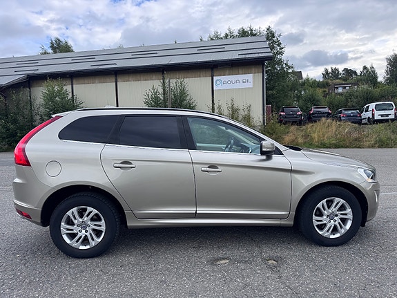 Volvo XC60 5 of 21