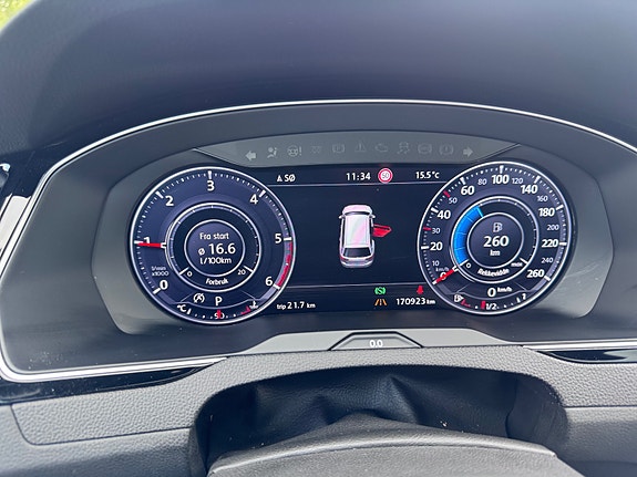 Volkswagen Passat Alltrack 18 of 24