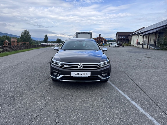 Volkswagen Passat Alltrack 3 of 24