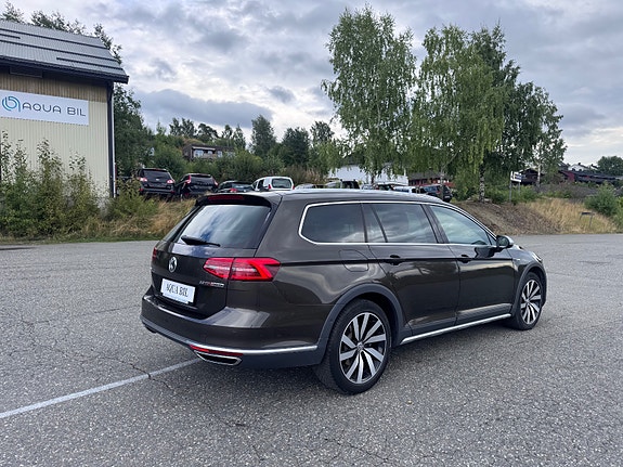 Volkswagen Passat Alltrack 7 of 24