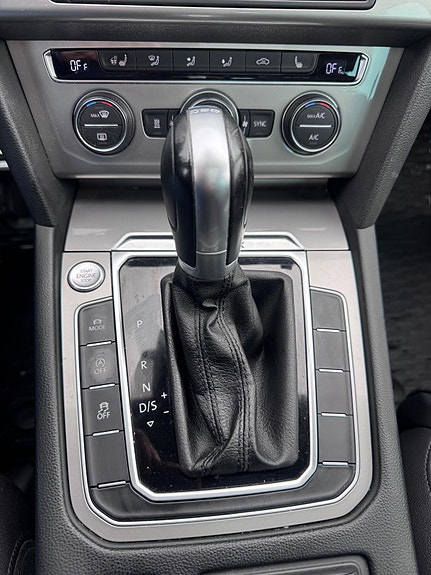 Volkswagen Passat Alltrack 21 of 24