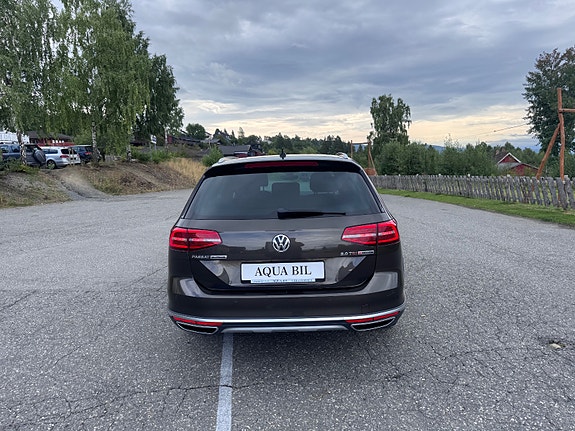 Volkswagen Passat Alltrack 8 of 24