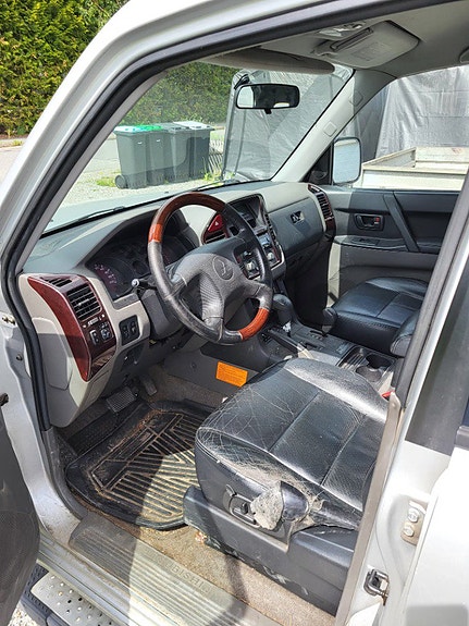 Mitsubishi Pajero 6 of 6