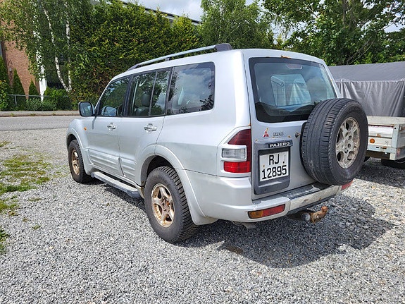 Mitsubishi Pajero 5 of 6