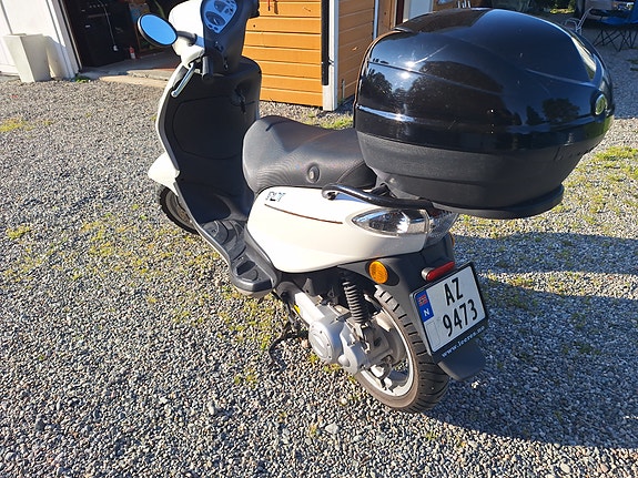 Piaggio Fly 50 2 of 9