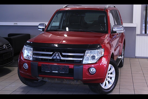 Mitsubishi Pajero 3 of 17