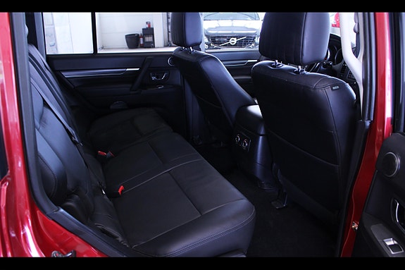 Mitsubishi Pajero 15 of 17