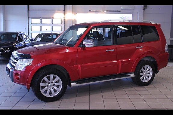 Mitsubishi Pajero 4 of 17
