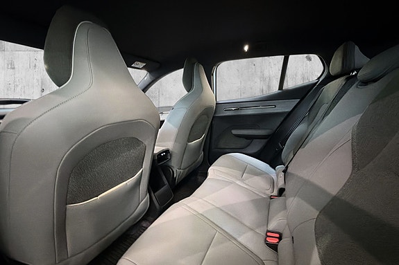 Volvo EX30 13 of 25
