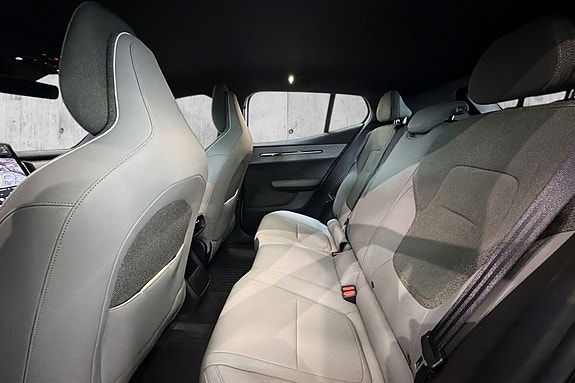 Volvo EX30 25 of 25