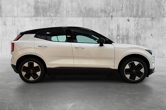 Volvo EX30 4 of 25