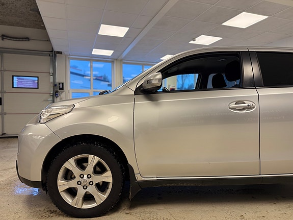 Toyota Urban Cruiser 8 of 30