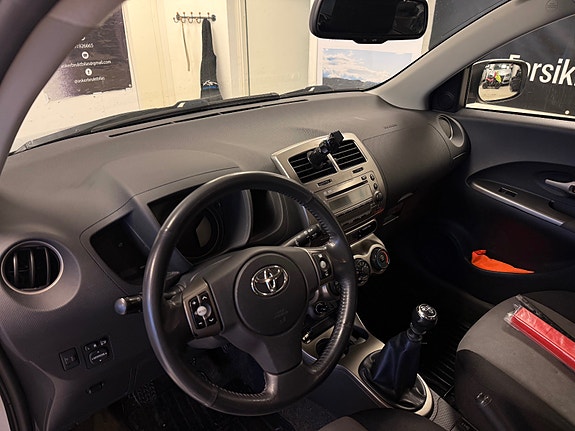Toyota Urban Cruiser 21 of 30
