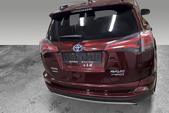 Toyota RAV4 13 of 16