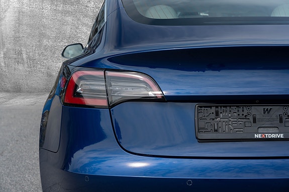 Tesla Model 3 8 of 30