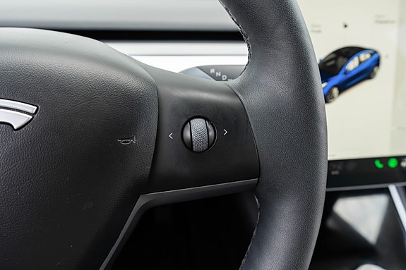 Tesla Model 3 17 of 30
