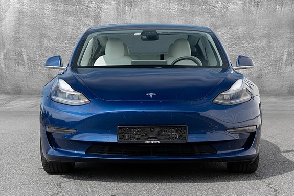 Tesla Model 3 3 of 30