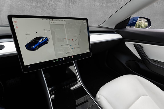Tesla Model 3 20 of 30
