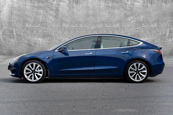 Tesla Model 3 10 of 30