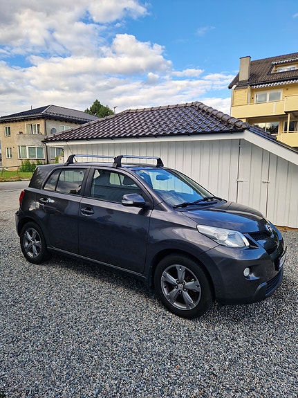 Toyota Urban Cruiser 2 of 19