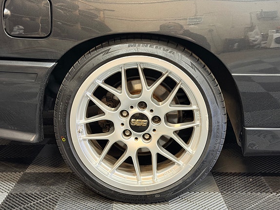 BMW M3 6 of 30